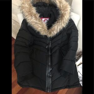 NWOT Canada Weather Gear black with faux fur